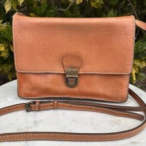 Patricia Nash Vintage Cross Body Wallet -Bag Heavy leather - Beautiful